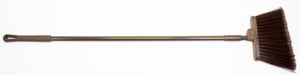 Escoba Angular Duo-Sweep con Cerdas Banderadas 56" Café