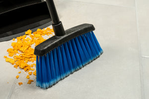 Escoba Lobby Duo-Sweep con Mango Metálico Negro 30" Azul