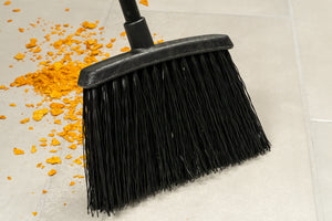 Escoba Warehouse Duo-Sweep sin Cerdas Flagged con Mango Metálico 48" Negra