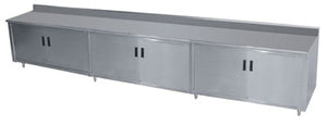 Mesa de trabajo de acero inoxidable con base gabinete, repisa intermedia y puertas abatibles con respaldo 144 x 24 pulg