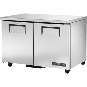 Refrigerador bajo mostrador de 48-3/8", 2 puertas, puertas sólidas, batientes, 4 repisas