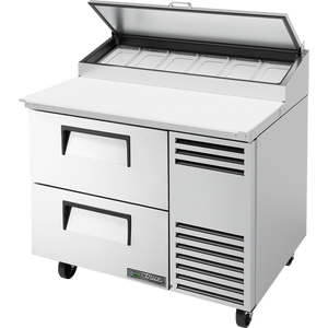 Mesa refrigerada para preparación de pizza de 44-5/8", tapa angular, 2 cajones, 6 insertos
