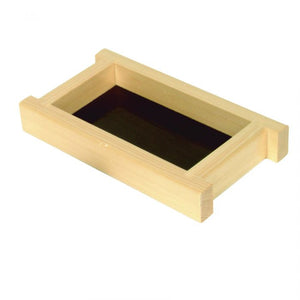 Dispensador chico de madera Shiraki para salsa 8" x 4-1/2"
