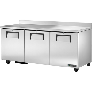 Mesa de trabajo refrigerada bajo mostrador de 72-3/8", 3 puertas, 6 repisas