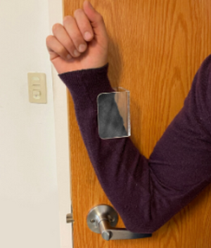 Jaladera de acrílico abrepuertas para brazo